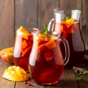 Sangria de Vinho Tinto com Papaia e Manga